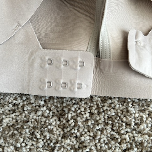 Lululemon Enlite Bra - Picture 6 of 8